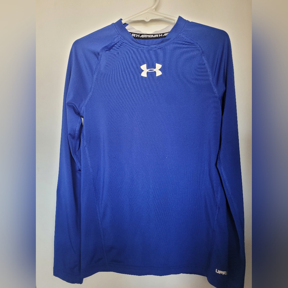Boys Under Armor dry fit shirt